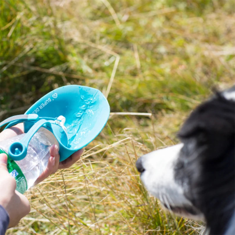 580ml Portable Pet Dog Water Bottle Soft Silicone Leaf Design Travel Dog Bowl For Puppy/Cat Drinking Outdoor Pet Water Dispenser